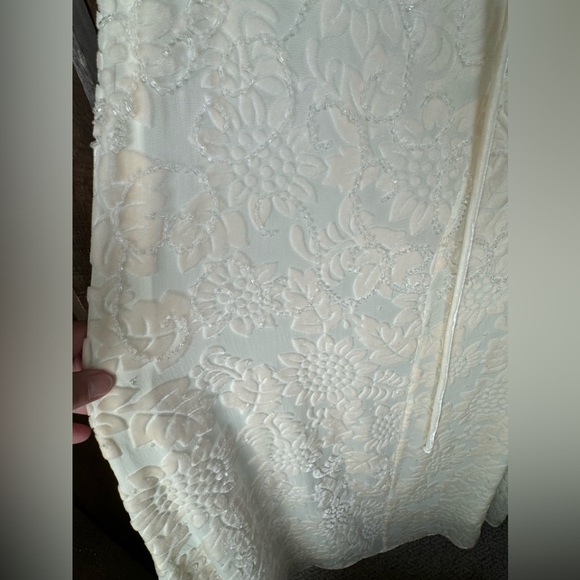 Badgley Mischka Cream Velvet/Silk Gown - Size 8 - Picture 8 of 16